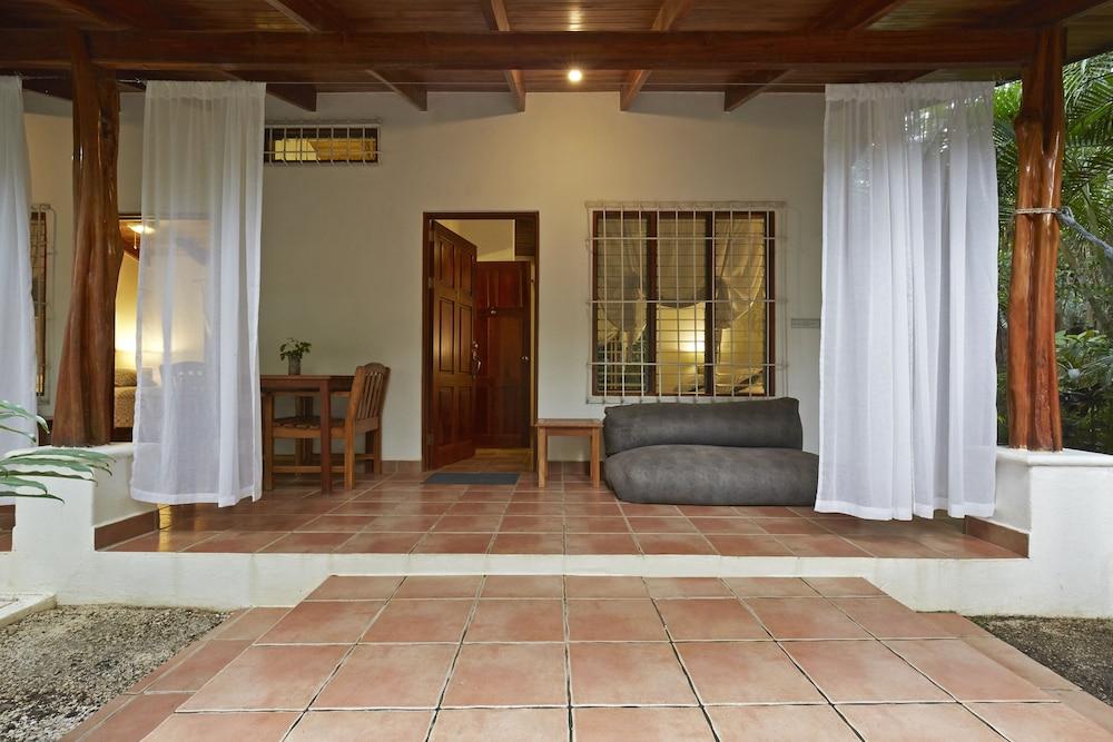 נוסארה Living Hotel מראה חיצוני תמונה