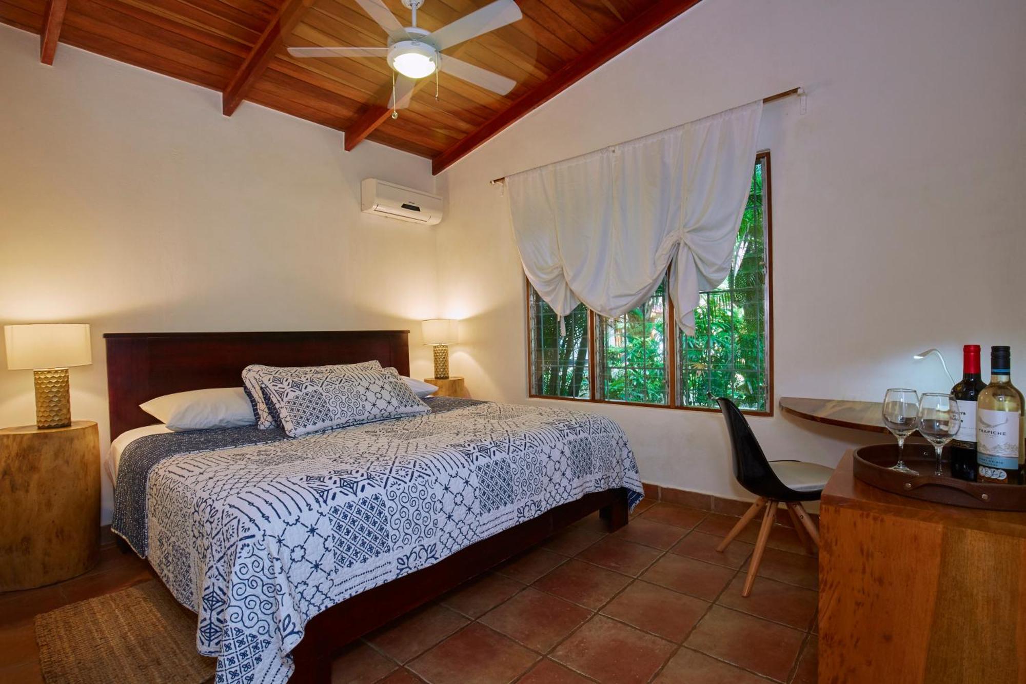 נוסארה Living Hotel חדר תמונה