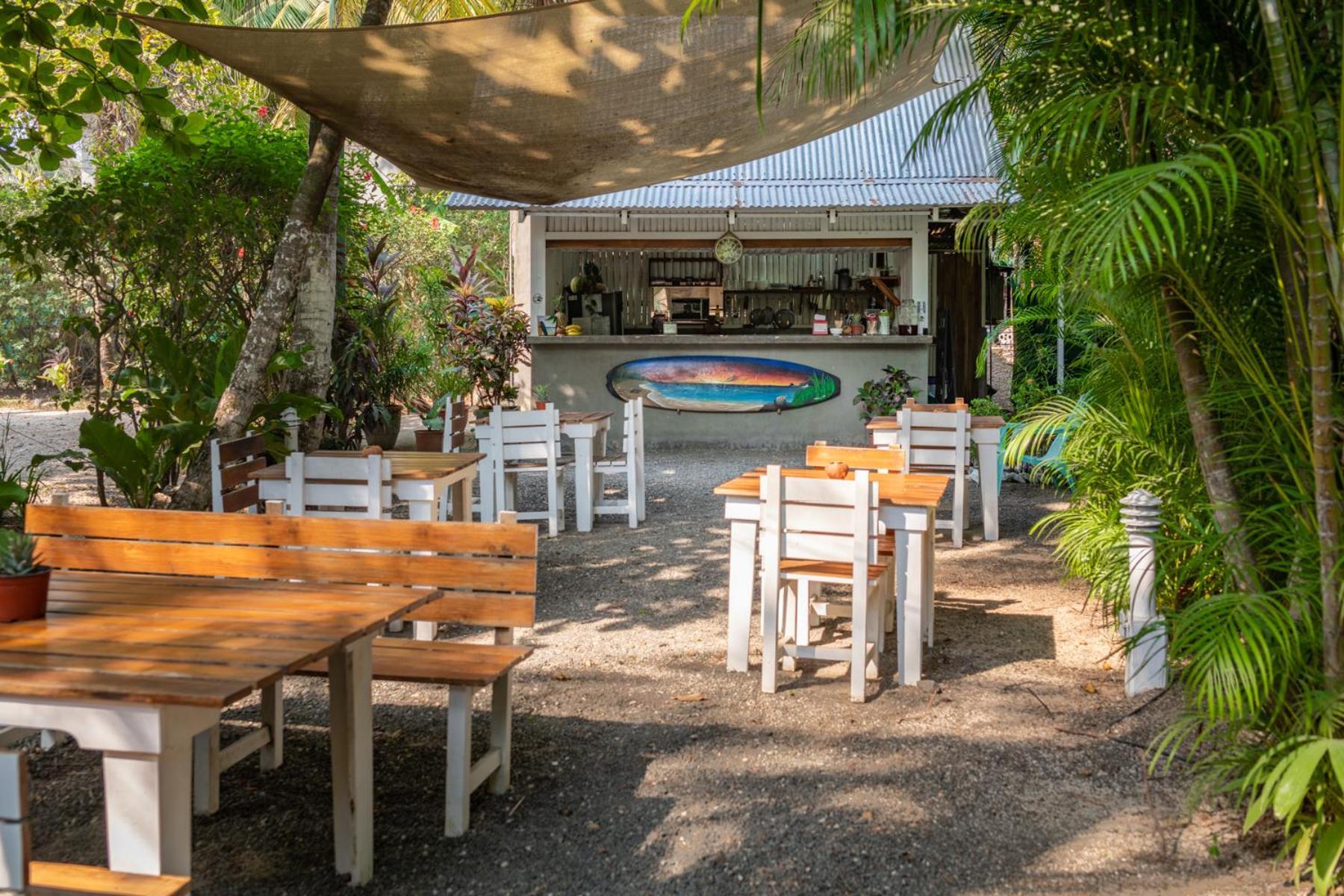 נוסארה Living Hotel מראה חיצוני תמונה